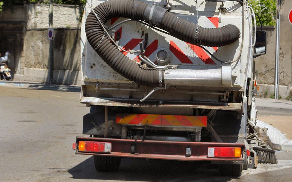 camion pompage assainissement Paris 9